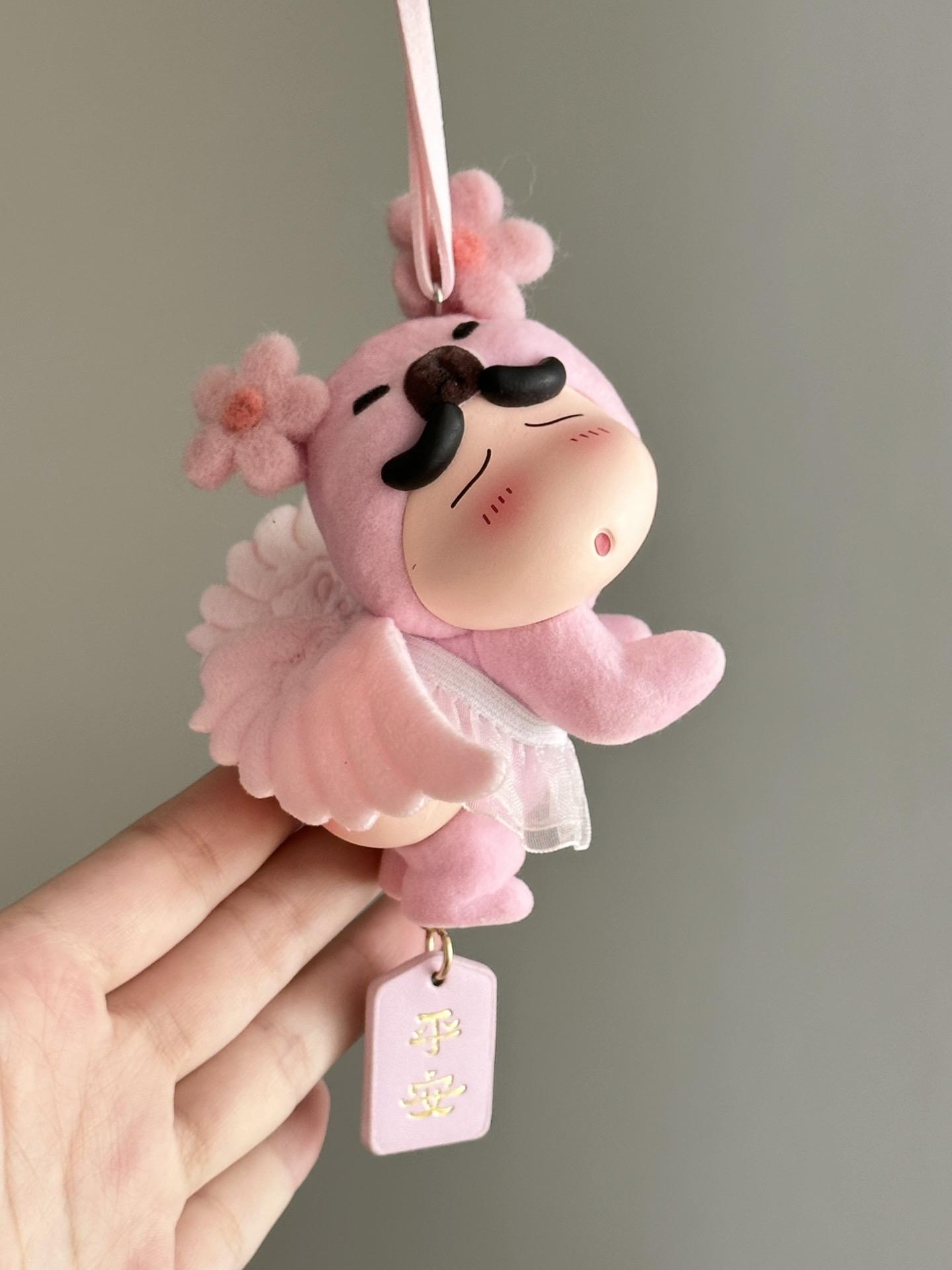 好朋友 给我买一个不过分吧!!#少女心爆棚 #蜡笔小新 #蜡笔小新的存在就是治愈 #挂件 #新奇特创意