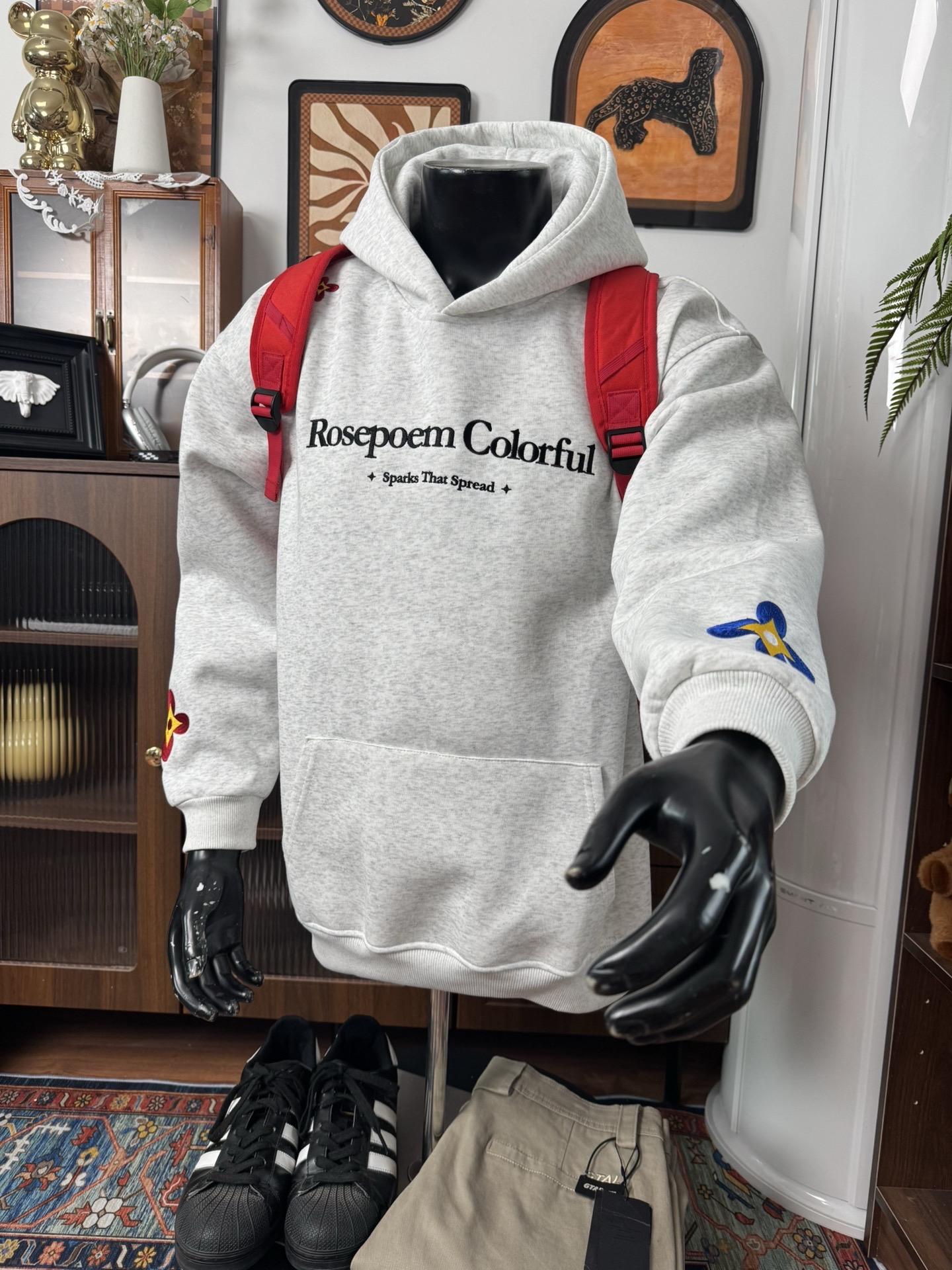 一眼惊艳的宝藏卫衣!美式重工刺绣帅麻了!#ootd穿搭 #刺绣#卫衣#秋季穿搭#谁穿谁好看