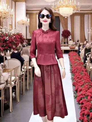 #生活服务热点中心 #喜婆婆,喜妈妈,礼服裙,做工精细,清新脱俗。 #婚庆礼服 #婚礼妈妈礼服 #喜婆婆婚宴装