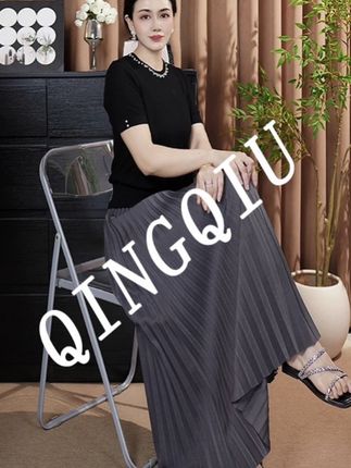 青丘百褶裙半身裙女秋冬2025新款爆款垂感高档a字大摆长裙到脚髁#女装 #简约大气 #高级感穿搭 #每日推荐 #显高显瘦