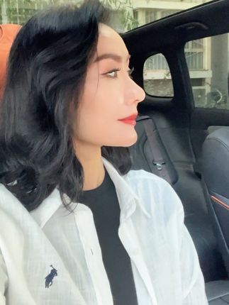 拒绝人设绑架,远离讨好型社交,我的生命剧本拒绝复制粘贴#衬衫穿搭 #车内拍摄