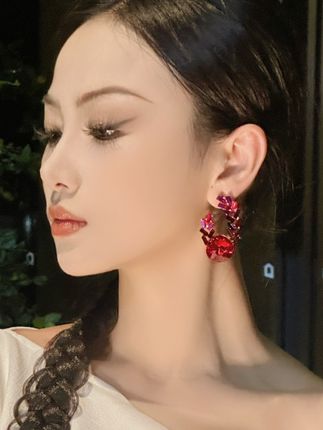 不要停止做自己喜欢的事,女人的安全感,本就该源于强大的内心#耳饰搭配 #秋冬饰品高级 #红色耳环高级感