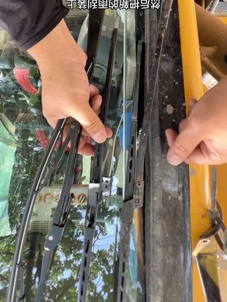 各种挖机机型型号雨刮臂雨刮片,型号齐全专车专用质量可靠,自己就能动手换上非常的简单。#挖机 #挖掘机