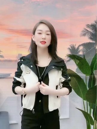 秋季新款洋气减龄拼接连帽冲锋衣外套小个子外套穿搭#休闲减龄穿搭 #遮肉显瘦穿搭 #高级感穿搭 #时尚休闲穿搭 #外套穿搭
