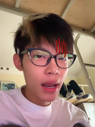 #保持嘴唇湿润