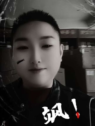倒退几年也是帅哥!😅