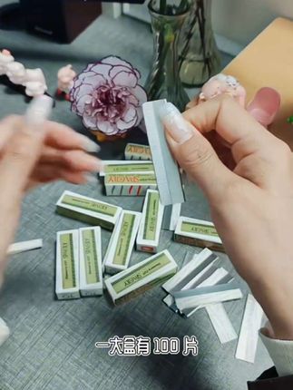 快快薅羊毛了,这一盒才不到一块钱,他不只能修眉毛,还能修腿毛,能拆快递,能削眉笔,大家都用过,好用程度不用再说了,商家冲销量这一波拍完可能就没有了,刷到链接还在的话赶紧去喽。