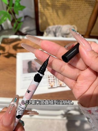 手残党的福音来了,它已经成为我化妆包里的“钉子户”了,好用到没朋友!#眼线笔 #美妆 #好物分享 #防水防汗 #仙女必备