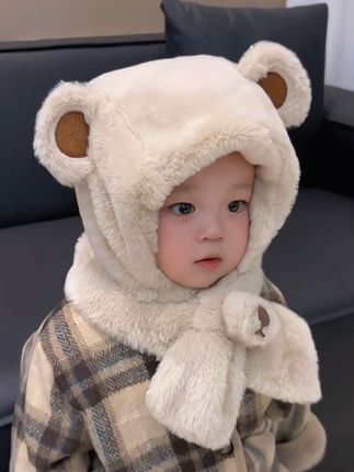 #我要上热门 哇塞~这个围巾一体帽也太可爱了~双面绒的柔软舒适还特别保暖~天冷出门必备~关键才这个价~真的闭眼薅!#保暖又好看 #母婴好物 #冬季保暖一体帽#这个帽子好好看