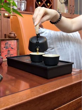 窗格盛水仿乌金石茶盘 仿乌金石茶盘适配功夫茶具,简约干泡台设计,排水/蓄水双模式可选,方寸间藏雅致,尽显中式茶生活格调~#茶盘 #干泡台 #干泡台茶盘 #茶空间 #茶生活