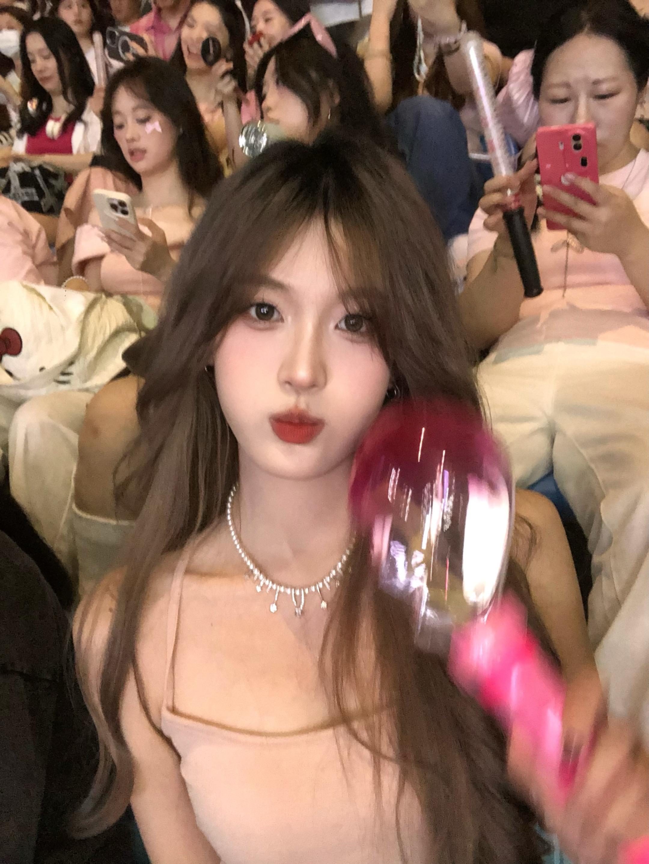 爱~不一定要很甜蜜 #汪苏泷#十万伏特#罗曼城#小星星#演唱会