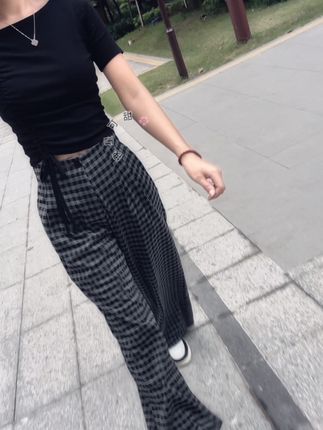 #格子休闲裤 #梨形身材穿搭 #遮肉显瘦穿搭 #秋季不露腿穿搭 #复古休闲