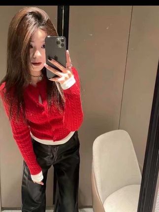 MosesQueen/魔西女王红色短款针织开衫修身毛衣显瘦长袖针织衫女#早秋穿搭#秋季必备#遮肉显瘦#谁穿谁好看#修身百搭牛仔裤