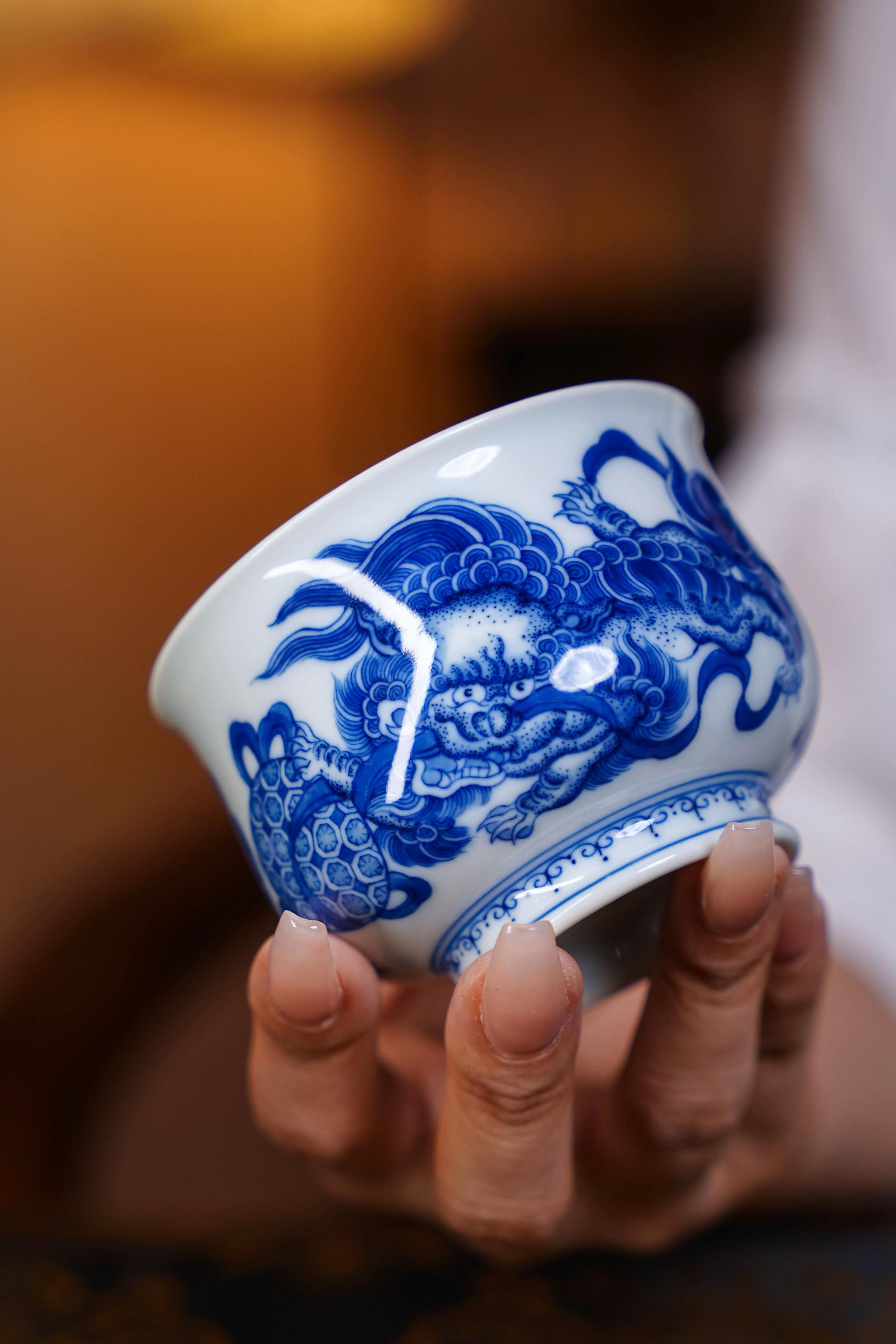 刘建锋窑-双狮炉式杯#刘建锋窑##景德镇手绘茶具#喝茶#泡茶#茶生活