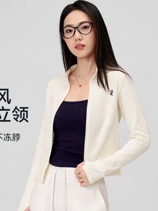 #简约不简单 #日常百搭时尚 #时髦穿搭指南 #上衣穿搭 #今日穿搭