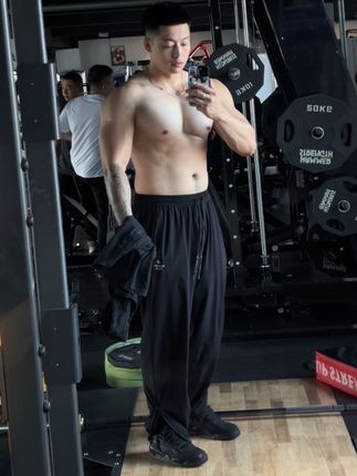 觉得自己老帅了 #健身 #脂包肌选手 #变强
