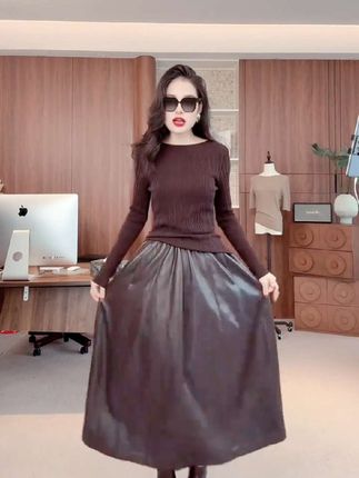 #时尚穿搭 #洋气减龄 #通勤搭配 #针织衫 #半裙