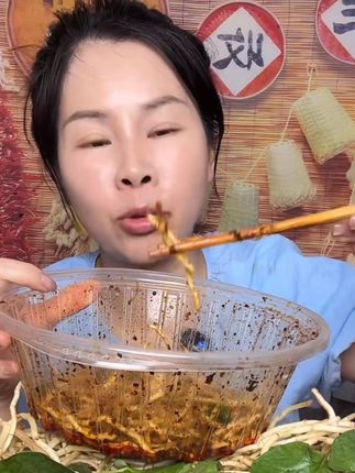 【新根上市】新鲜现挖带泥鱼腥草鲜嫩折耳根节节根嫩根凉拌蔬菜下饭#美食 #优质农产品 #鱼腥草#折耳根
