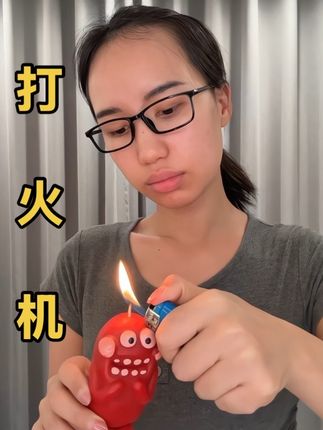 吉隆坡的天气它是翻云又覆雨#打火机花式转场挑战 #转场 #变装 #甜妹 #李圆波波