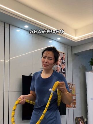 什么时候改变都不晚,居家运动摇呼啦圈!每天20分钟#暴汗燃脂瘦全身 #轻松甩掉大肚腩水桶腰 #告别大肚腩 #居家锻炼身体