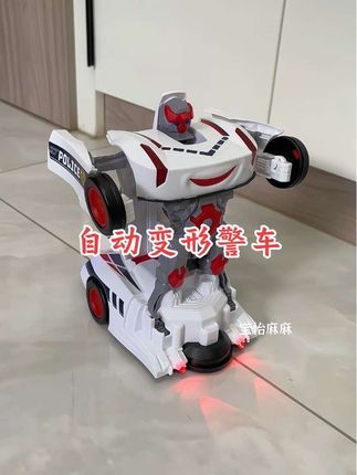 #我要上热门 爸爸给孩子买的#警车变形机器人 到了,孩子玩可开心啦,自带音乐和灯光,吸引宝宝注意力#警车玩具 #变形玩具 #儿童玩具 @巨量千川 @DOU+小助手