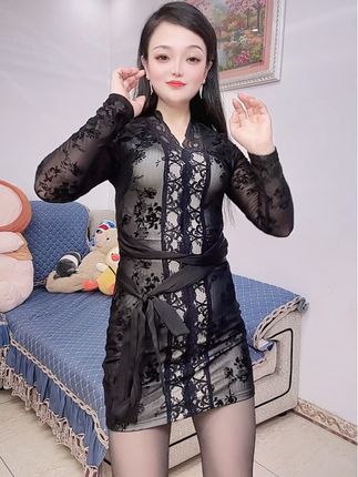 #气质女神 #微胖女生 #浅跳一下