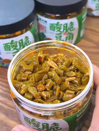 精选新鲜豆角和辣椒制作,吃起来酸辣脆爽,配粥配馒头好吃解腻又下饭!#酸豆角 #酸脆豆角 #下饭神器 #开胃菜 #嘎嘎好吃