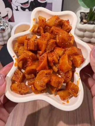 麻辣萝卜干孩子大人都喜欢吃,一口一个嘎嘣脆,卷洛馍,配米饭,拌面条,下饭神器#美味下饭菜 #萝卜干 #好吃到停不下来 #解馋 #超便宜超划算