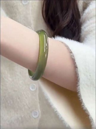 远山黛手镯苦茶色冰透镯子玛瑙玉髓浅绿玉石镯子显白款附证书礼盒 #苦茶色冰玛瑙玉髓手镯 #天然玛瑙玉髓手镯 #玉镯 #绿玉髓手镯 #礼物