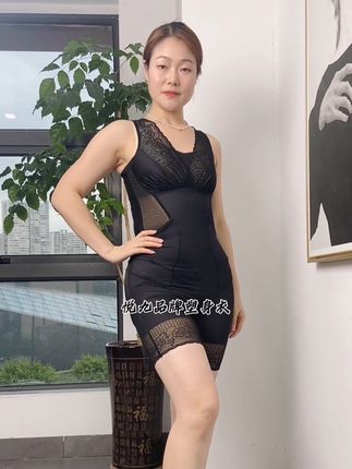 告别身材困扰,上身紧致有型,收腹提臀,遮肉显瘦,穿出优美身材曲线!#显瘦穿搭 #谁穿谁好看 #好身材穿出来 #美体塑形 #打造完美身材