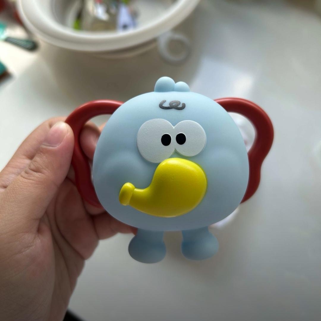 这个小喇叭,它可以很好的锻炼宝宝的口腔肌肉力量,还能增强肺活量,对以后的语言发育也有很大的帮助哦。而且它还是一个趣味口哨#小口哨#宝宝玩具#母婴好物#好物推荐#好物分享 #小口哨