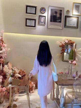 翻领显瘦针织裙,穿出好身材! 秋冬穿啥?这款高定感针织裙帮你解决难题!#显瘦穿搭#面料柔软舒适#高级感穿搭#连衣裙#早秋姐感气质穿搭