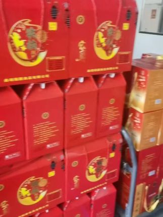 中秋团圆,一口酥脆云腿月饼就上! 今天下午去拍了几个点心回来吃,味道真的好!有需要的朋友赶紧冲吧!!#月饼#中秋#纯手工制作美食#中秋月饼#用中式糕点提前解锁中秋氛围