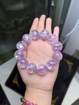 穿上它美翻全场!南红玛瑙项链让你瞬间吸睛 想买高品质首饰却没好选择?这款精美饰品帮你解决!#器灵守瓷文脉难断#年龄一到中式玉石审美就觉醒了#用非遗展示中式之美