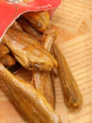 孕期零食新选择,香酥小黄鱼满足你的味蕾! 小海食的小黄鱼!酥的连骨头都不剩!真的一口惊艳啊!一口下去酥酥脆脆的巨好吃,没有腥味!去头去尾,去内脏,馋了饿了,随时都来一包,好吃又方便#香酥小黄鱼#追剧小零食#下酒零食#解馋