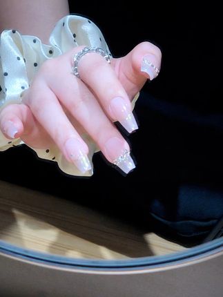 带着我的美甲走遍抖音 #美甲 #用琥珀流光风打开秋天 #仙女必备 #猫眼美甲 #dou上热门 @DOU+小助手