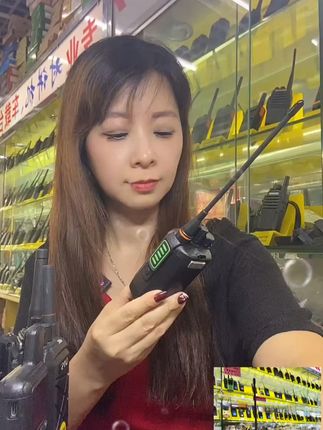 户外探险必备!超远距离对讲机一键搞定通讯难题! 一款性价比高的对讲设备!音质好、信号强、操作简单,适合多种场合!#3c好物推荐#电池#对讲机#应急通讯#我的双11必买清单