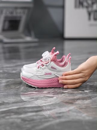 孩子穿上这双秋季运动鞋,妈妈再也不用担心孩子上学没有合适的鞋子咯#琥珀系拉抽屉变装 #当你坚持姐很贵的穿搭理念 #早秋秀场抄作业告别路人感 #要当就当幼儿园里最会穿的娃