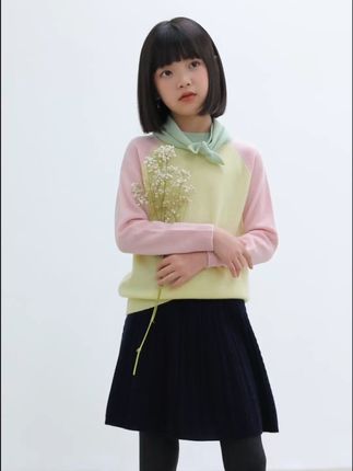 宝贝穿上不后悔!秋冬活力感十足,开启暖萌之旅 #琥珀流光 #羊绒衫 #亲子装 #宝妈推荐 #秋冬穿搭新鲜感在线