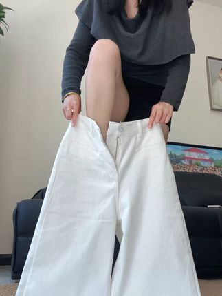 高腰显瘦牛仔裤,穿出好身材,不满意可退! 姐妹们!这个裤子真的太好穿了!!!关键现在有运费险!买回去不好看还可以退回来哦~#秋季穿搭#早秋穿搭#牛仔裤#百搭裤子#被秋日氛围感穿搭拿捏了