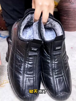 突然降温,你得老爸一定需要这样一款棉鞋,内里加绒加厚,鞋底是