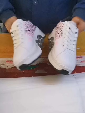 轻松换季!暴走鞋自动弹轮,滑行走路随意切换,还能免费退 #打包发货啦 今天下午两点到六点有活动!下单就送运费险了!喜欢的朋友抓紧时间啦!!#来双11解锁秋冬本命穿搭