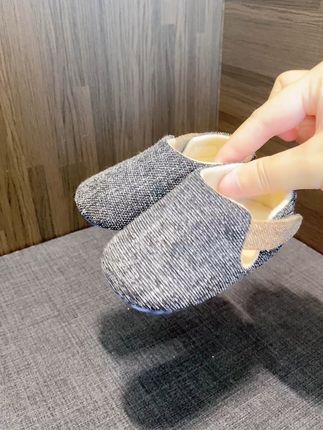 宝宝学步不怕滑,软底护脚更安心! 正在学步的宝千万盯紧!这软布底防滑到离谱👶 韩系纯色颜值戳中妈妈的心#好物推荐🔥 #软底软面穿上超舒服 #透气舒适 #学步鞋 #婴儿鞋