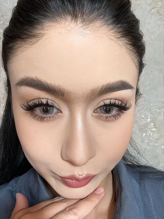 啦咔超详细免胶双V大容量上眼展示!喜欢浓密上镜的宝子们速冲! #啦咔免胶假睫毛 这次我们的模特给大家详细展示双V的浓密程度,上眼效果,胶条的粘性,睫毛自身的翘度,别再犹豫。即取即粘,轻松变美!#啦咔假睫毛 #lakanaku假睫毛