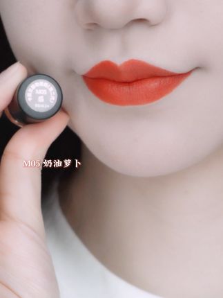 显白口红,卡姿兰雾吻唇膏让你自信美唇! 姐妹们!卡姿兰大牌口红来了!!!关键现在有运费险了!买回去不喜欢还可以退回来哦~#素颜涂也超好看的口红分享