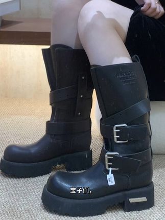 穿上这双毒液靴,秋天再也不怕着凉!免费退货更安心 秋冬必备!这款时尚靴子有运费险,喜欢就赶紧冲吧~#好鞋推荐#只做高品质#女鞋#显高显瘦显腿长#被秋日氛围感穿搭拿捏了