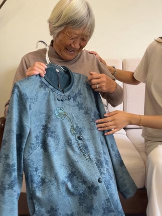 幸福没有满分,但对妈妈的好,永远不要等下一次!#秋季穿搭 #中老年女装 #妈妈装 #奶奶装 #秋季上新