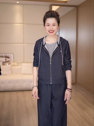 穿上这套妈妈也能变时尚达人!轻松退换无压力 #秋季穿搭 #秋季搭配 #秋季上新 #时尚妈妈装 #时尚穿搭