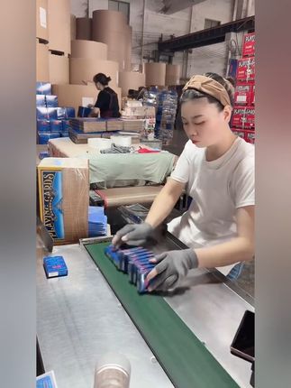 国风扑克,高端大气上档次! 今天下午两点到四点半,有想买好品质、好看又好玩的棋牌游戏吗?#礼物#扑克牌#源头工厂实力厂家#源头工厂#质量杠杠滴