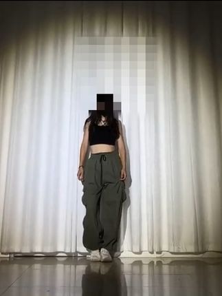 穿上这条工装裤,轻松变身街头潮人! #中性风入秋穿搭灵感 中性风工装裤#工装裤 
